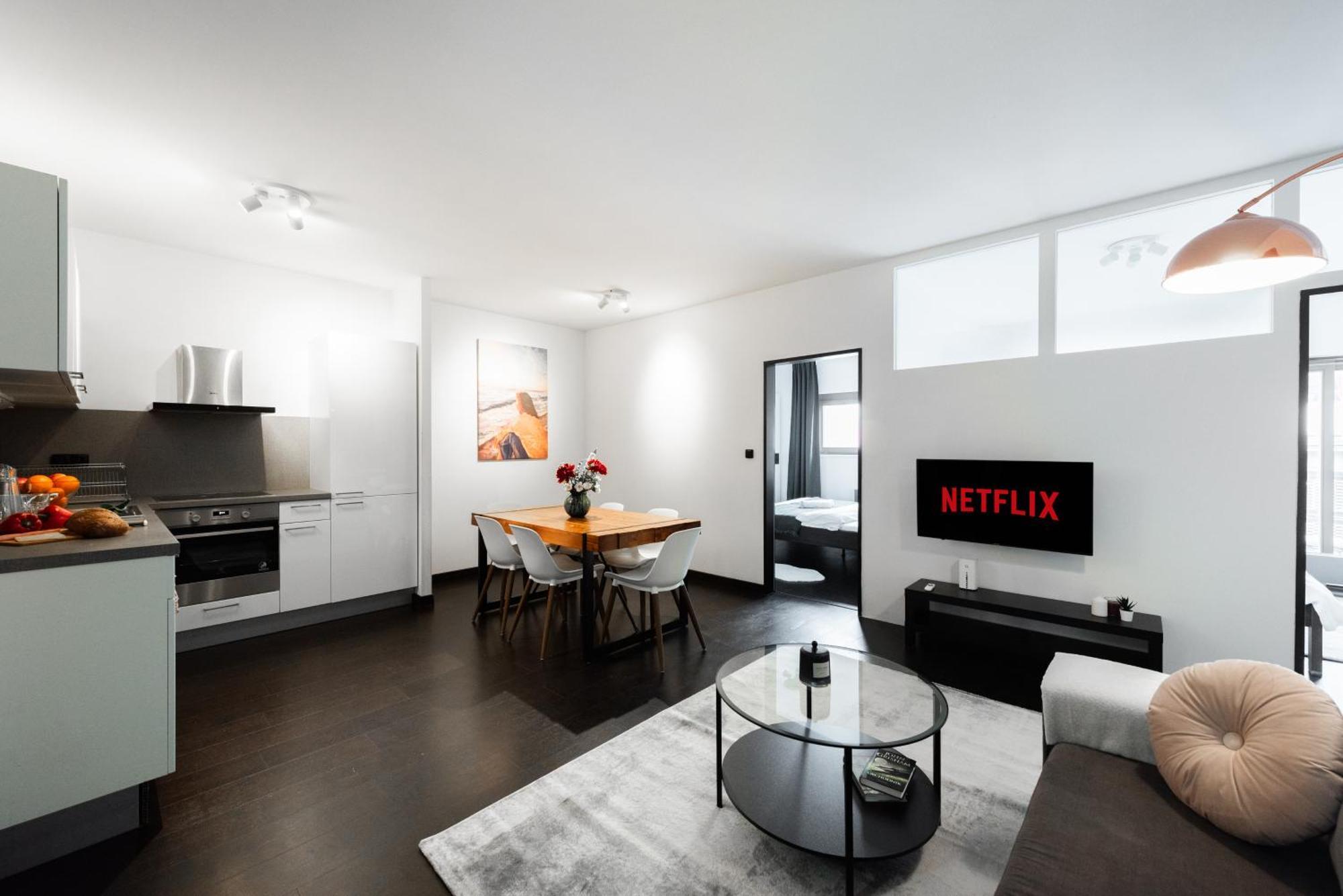 Spacious Apartments Near Karlin Square Prague Extérieur photo