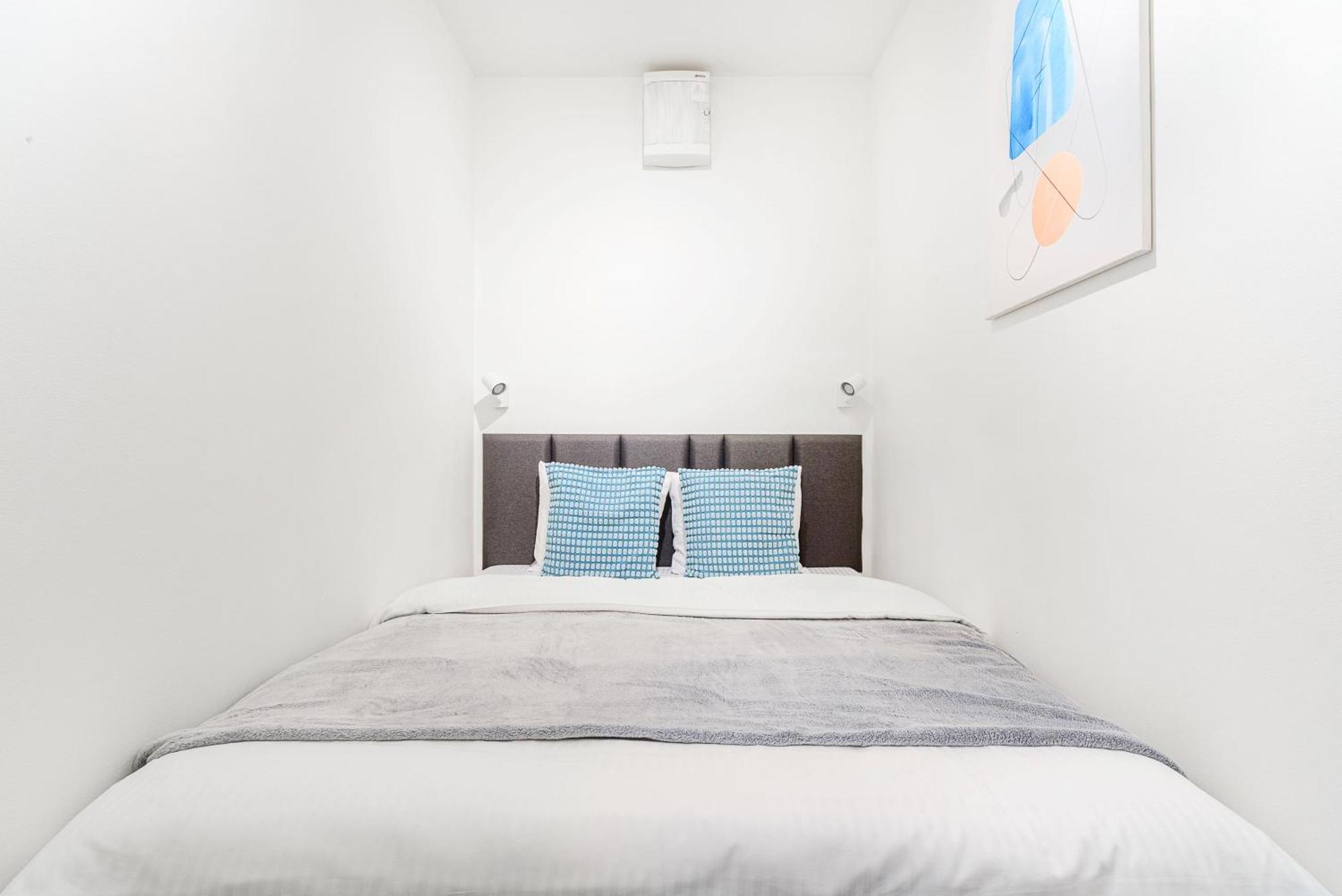 Spacious Apartments Near Karlin Square Prague Extérieur photo