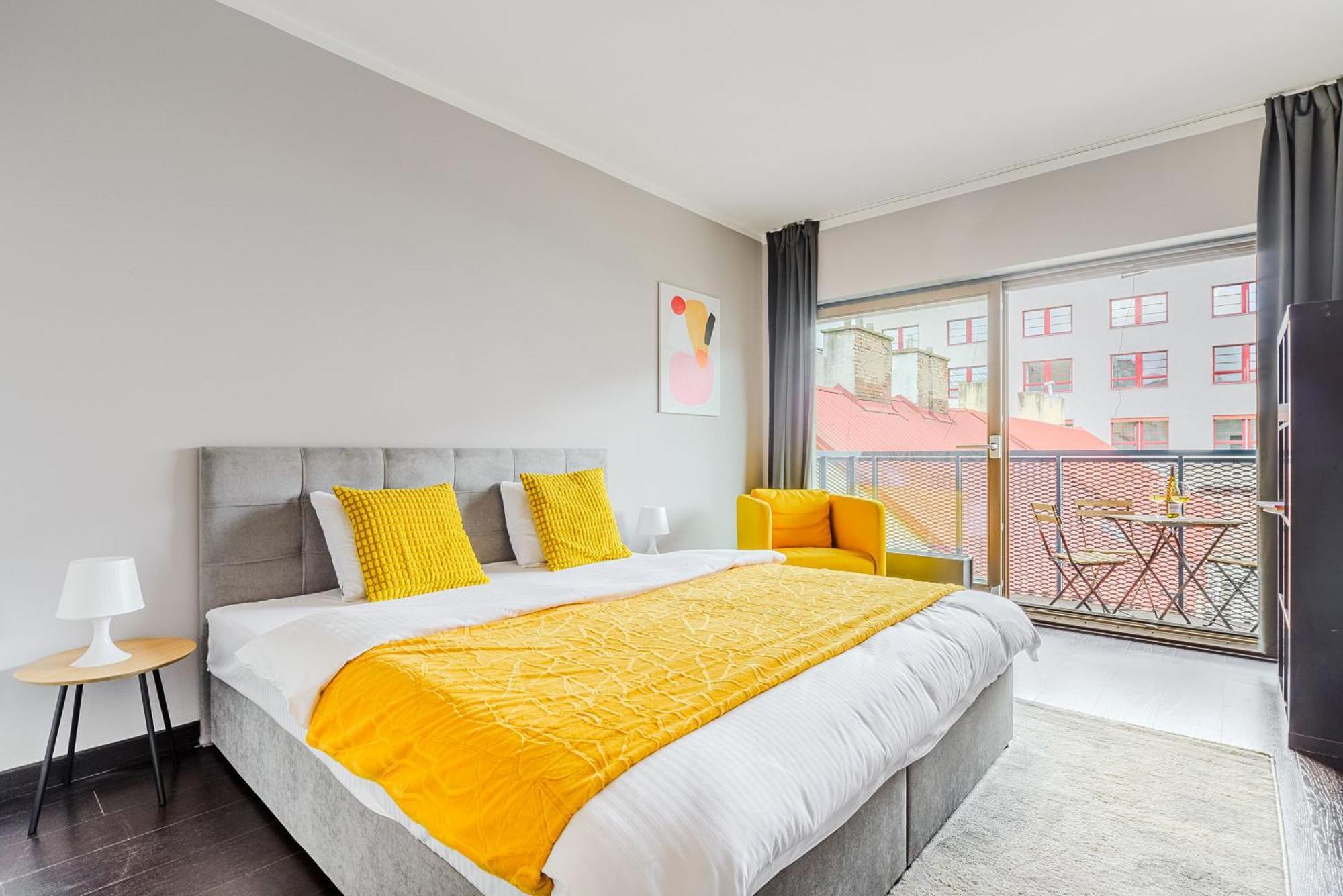 Spacious Apartments Near Karlin Square Prague Extérieur photo