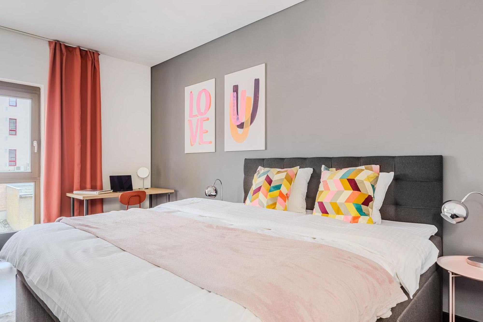 Spacious Apartments Near Karlin Square Prague Extérieur photo