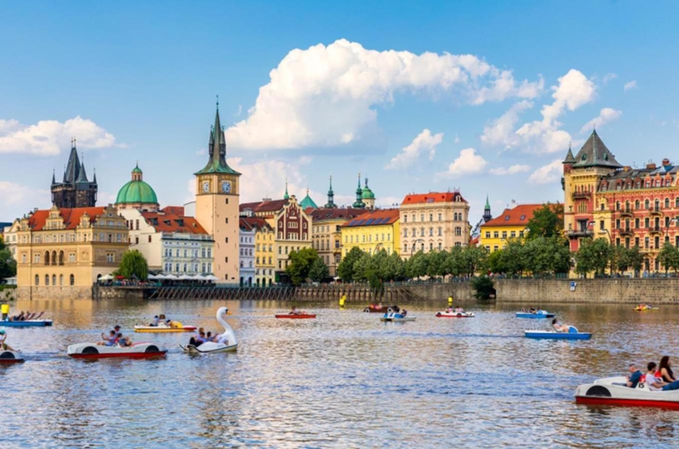 Spacious Apartments Near Karlin Square Prague Extérieur photo
