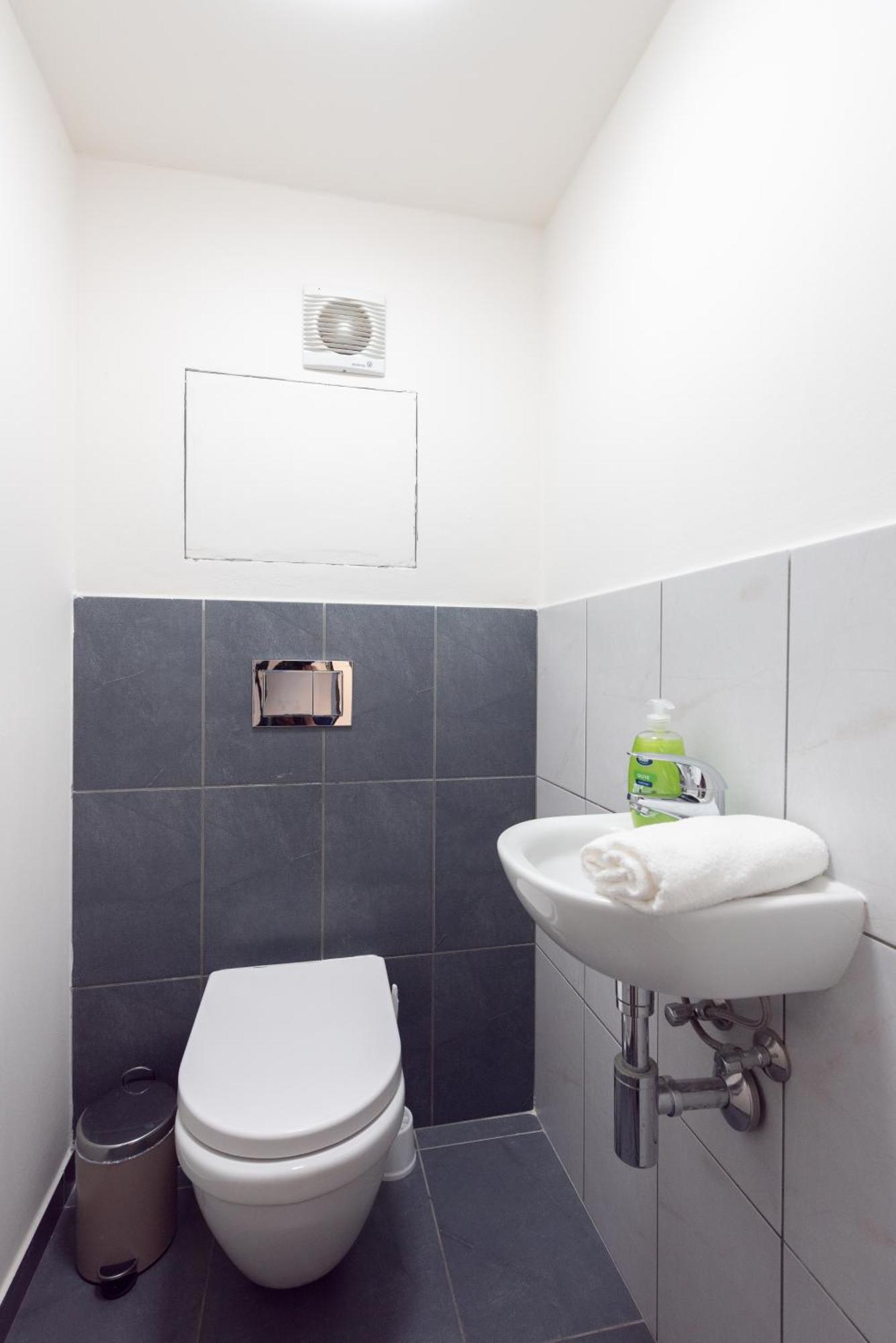 Spacious Apartments Near Karlin Square Prague Extérieur photo